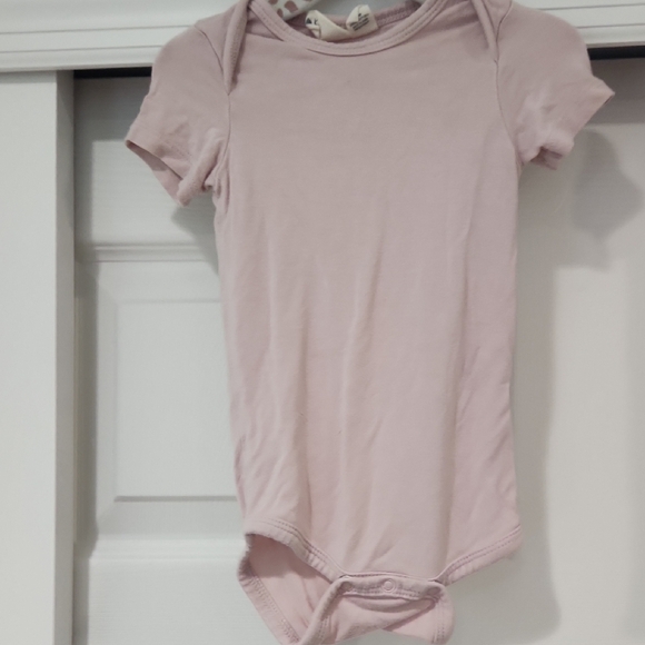 SET OF 2 kyte baby short sleeve bodysuits - Picture 2 of 6